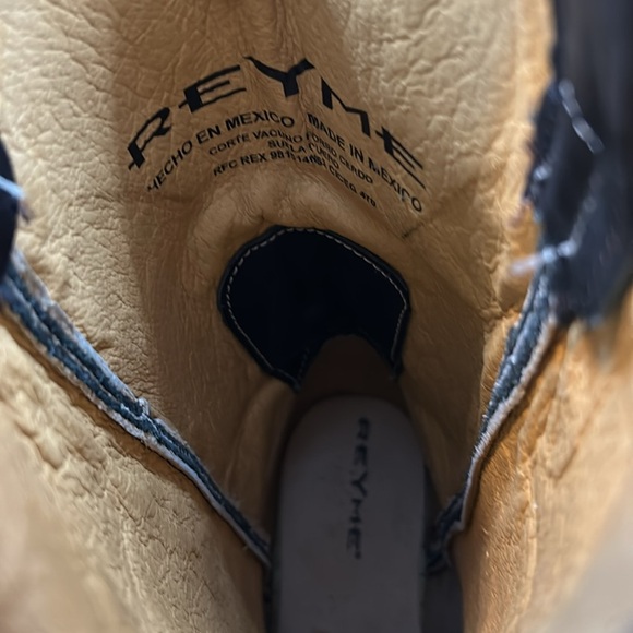 Black Leather Cowboy Boots with Embroidered Design - Picture 11 of 15